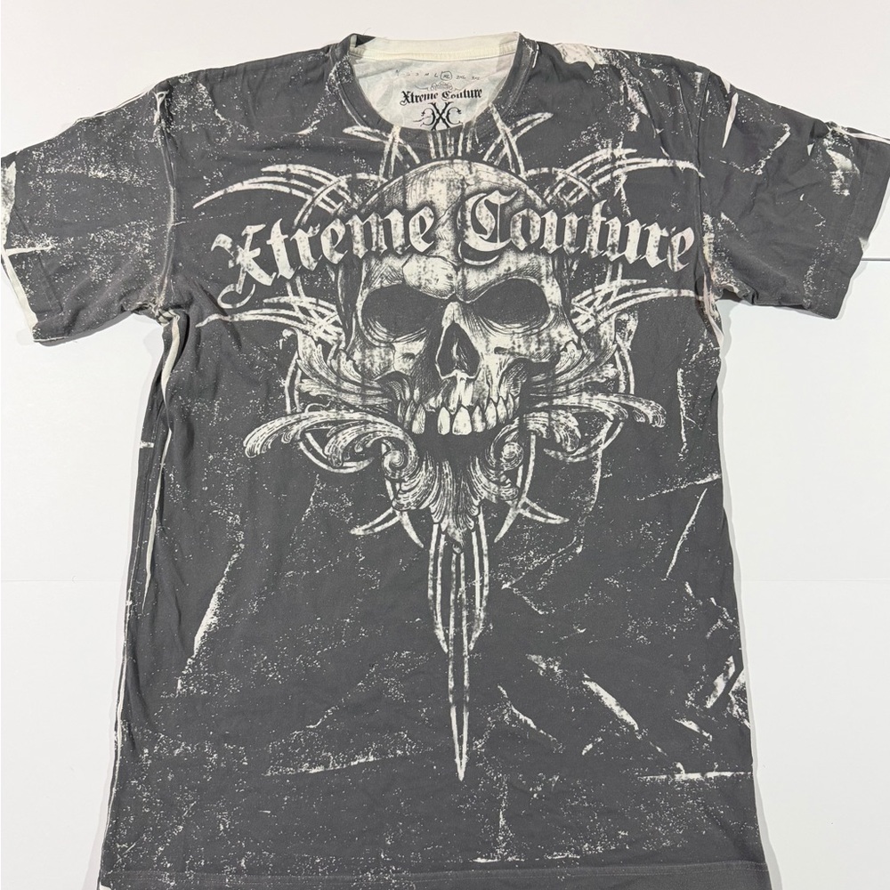 Men's Black Short Sleeve Graphic Tee with Skull Motif